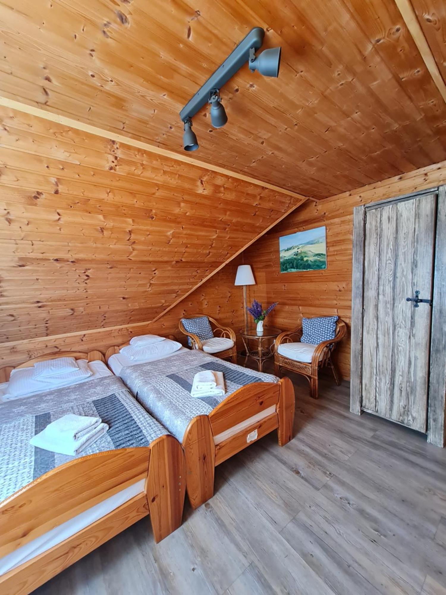 Wilcza Jama - Domki Z Bali Lutowiska Room photo